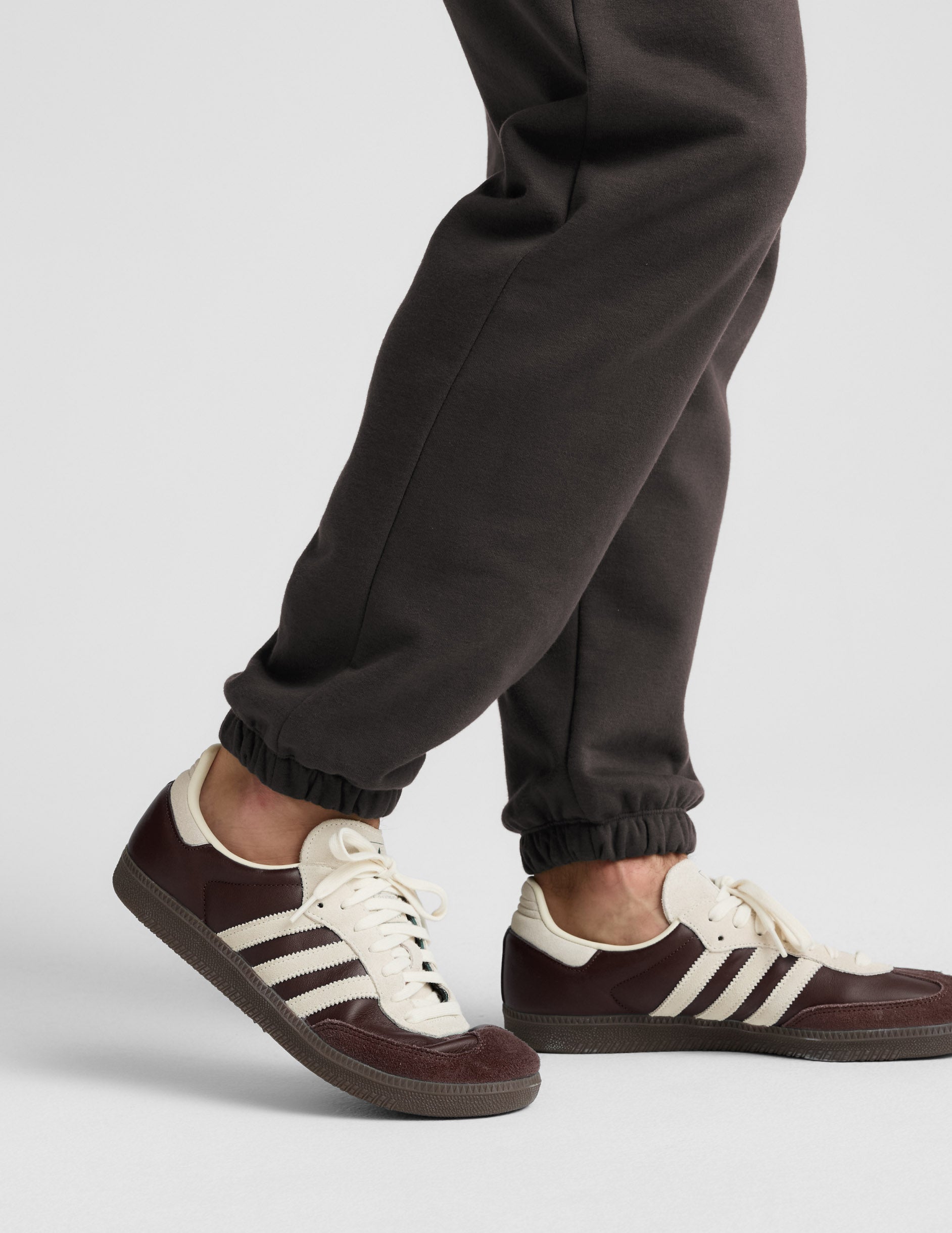 Classic Fleece Men's Jogger in java brown featuring a relaxed fit and gathered elastic cuffs at the ankles.